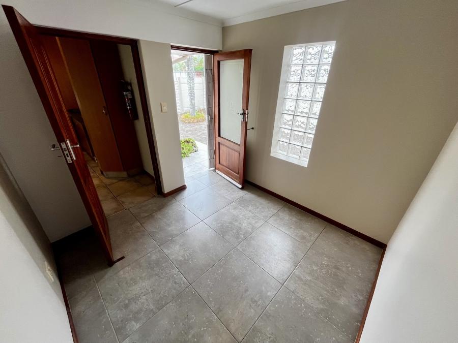 To Let 2 Bedroom Property for Rent in Beacon Bay Eastern Cape